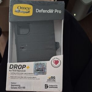OtterBox Defender Pro Case for Samsung Galaxy S21 5G - Black
